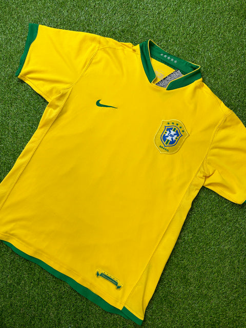 2006-08 Brazil Football Shirt made by Nike sized Medium