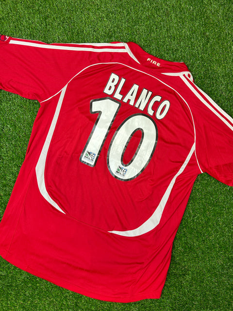 2006-07 Chicago Fire football shirt made by Adidas size XL featuring Blanco nameset.