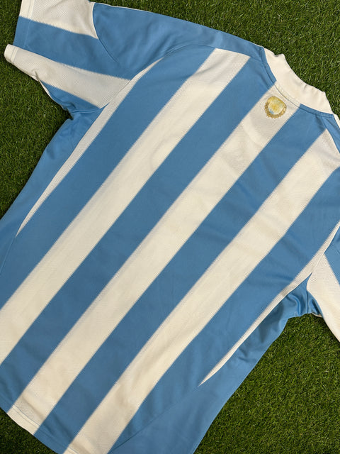 2010-11 Argentina football shirt made by Adidas size medium