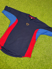2000-01 Barcelona Training Shirt made by Nike Sized Large