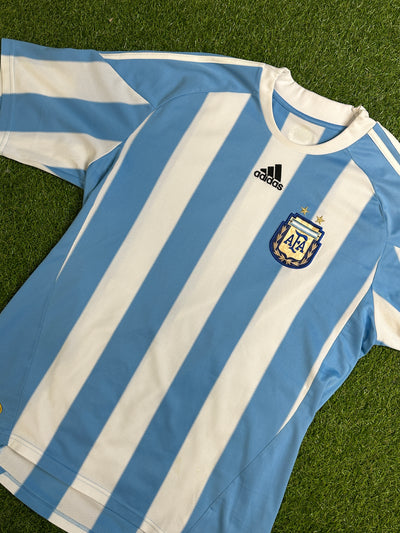 2010-11 Argentina football shirt made by Adidas size medium