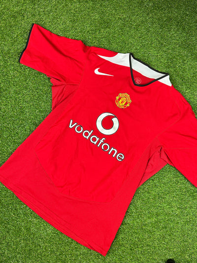 2004-06 Manchester United Football Shirt made by Nike sized Medium