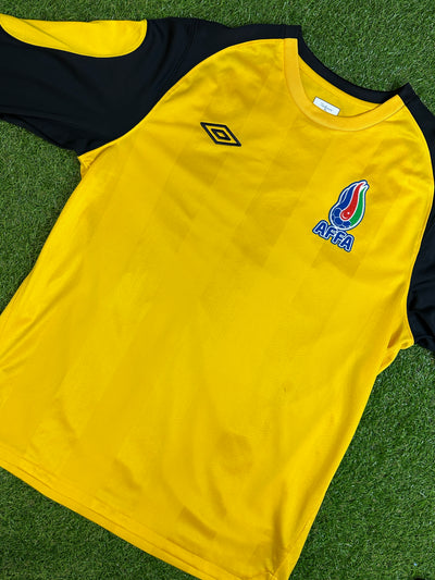 2009-10 Azerbaijan Football Shirt made by Umbro size Medium
