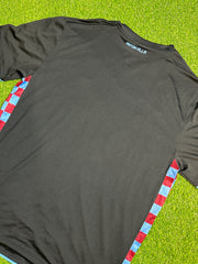 2010-11 Aston Villa football shirt made by Nike size XL