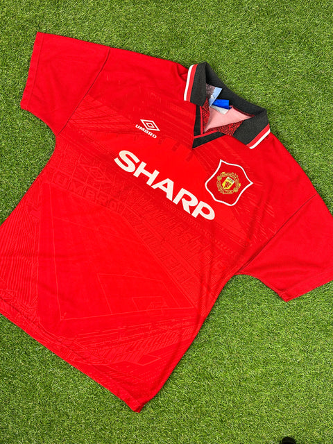 1994-96 Manchester United Football Shirt made by Umbro Sized Medium