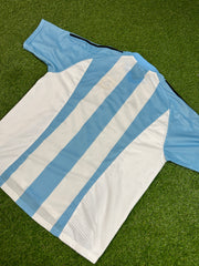 2002-04 Argentina Football Shirt made by Adidas sized Large.