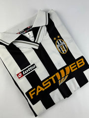 2001-02 Juventus football shirt made by Lotto size Large