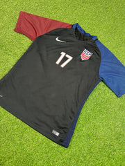 2016-17 USA Football Shirt made by Nike size large