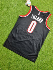 2023 Portland Trailblazers 'Lilliard' jersey made by Nike sized medium.