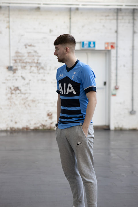 2015-16 Tottenham Hotspur football shirt made by Under Armour
